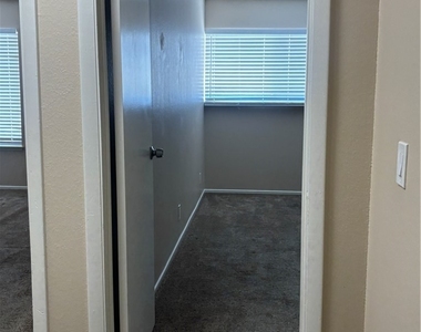 1470 Elizabeth Avenue - Photo Thumbnail 15