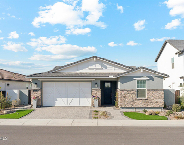 11138 N San Clemente Street - Photo Thumbnail 1