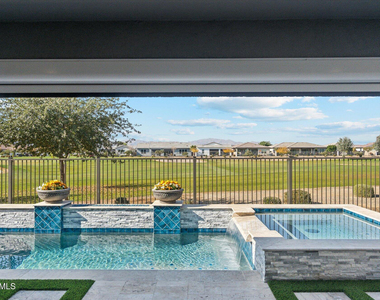 11138 N San Clemente Street - Photo Thumbnail 2