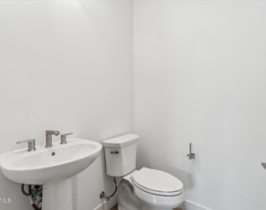 11138 N San Clemente Street - Photo Thumbnail 20