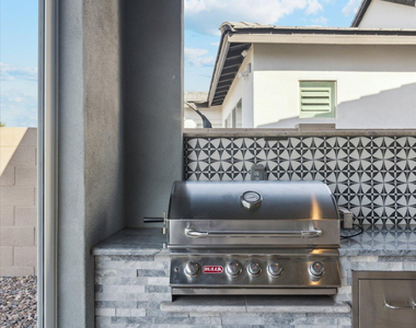 11138 N San Clemente Street - Photo Thumbnail 18