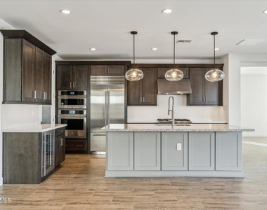 11138 N San Clemente Street - Photo Thumbnail 4