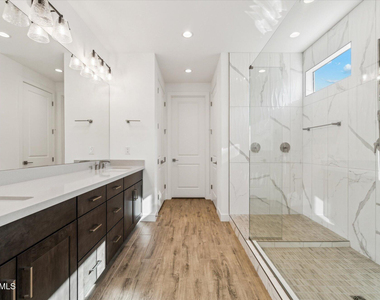 11138 N San Clemente Street - Photo Thumbnail 10