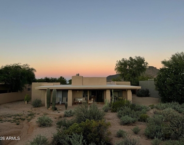 1725 E Staghorn Lane - Photo Thumbnail 17