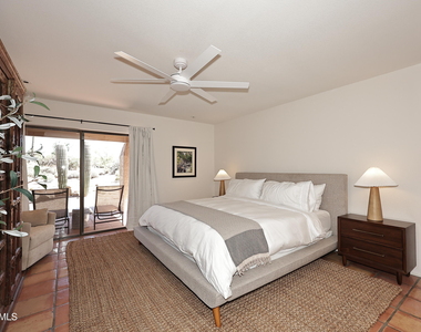 1725 E Staghorn Lane - Photo Thumbnail 8