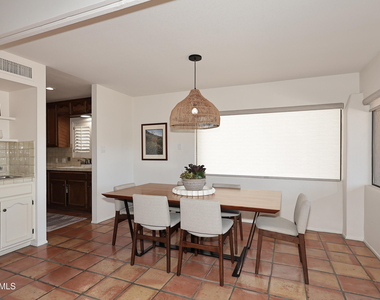 1725 E Staghorn Lane - Photo Thumbnail 3