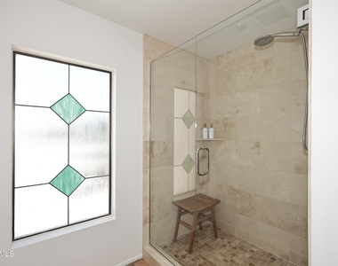 1725 E Staghorn Lane - Photo Thumbnail 9