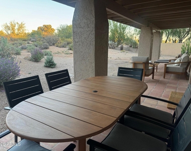 1725 E Staghorn Lane - Photo Thumbnail 15