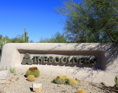 1725 E Staghorn Lane - Photo Thumbnail 21