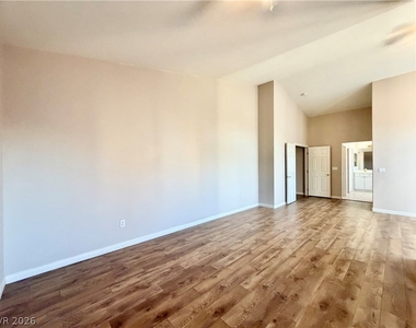 8917 Waltzing Waters Court - Photo Thumbnail 59