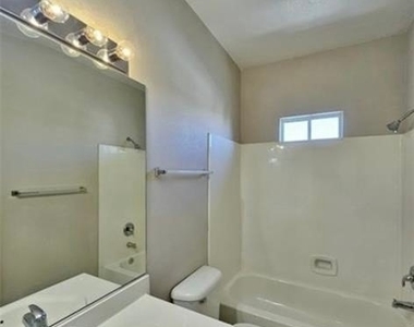8917 Waltzing Waters Court - Photo Thumbnail 32