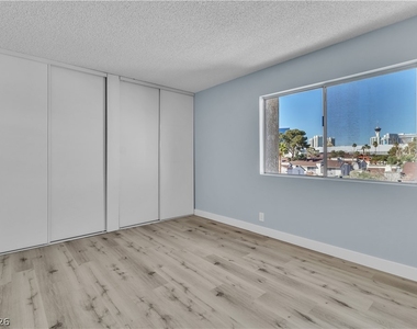 725 N Royal Crest Circle - Photo Thumbnail 19