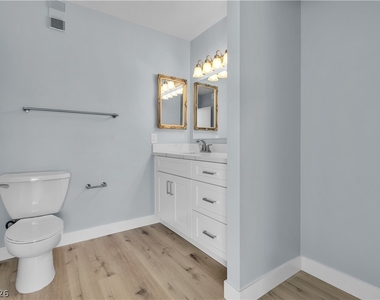 725 N Royal Crest Circle - Photo Thumbnail 15