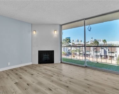 725 N Royal Crest Circle - Photo Thumbnail 4
