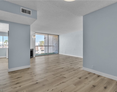 725 N Royal Crest Circle - Photo Thumbnail 6