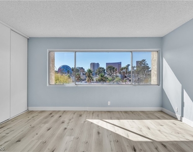 725 N Royal Crest Circle - Photo Thumbnail 20