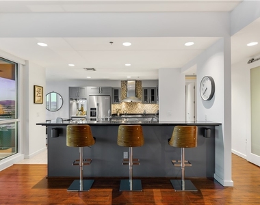 4525 Dean Martin Drive - Photo Thumbnail 14