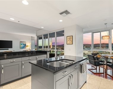 4525 Dean Martin Drive - Photo Thumbnail 17