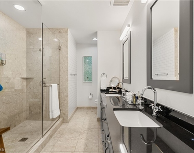 4525 Dean Martin Drive - Photo Thumbnail 32