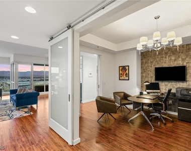 4525 Dean Martin Drive - Photo Thumbnail 24