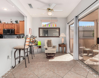 16215 W Desert Winds Drive - Photo Thumbnail 7