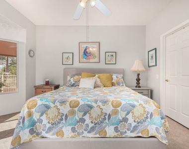 16215 W Desert Winds Drive - Photo Thumbnail 18
