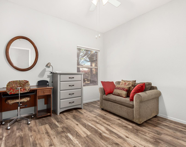 16215 W Desert Winds Drive - Photo Thumbnail 13
