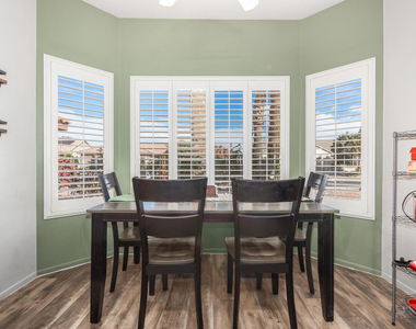 16215 W Desert Winds Drive - Photo Thumbnail 8