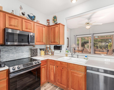 16215 W Desert Winds Drive - Photo Thumbnail 5