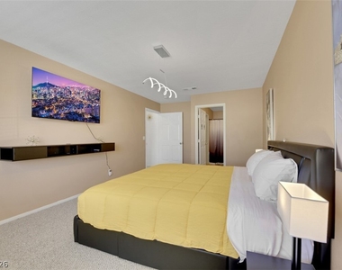 7989 Lisa Dawn Avenue - Photo Thumbnail 21