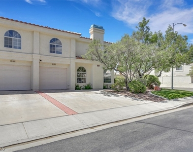 7989 Lisa Dawn Avenue - Photo Thumbnail 2