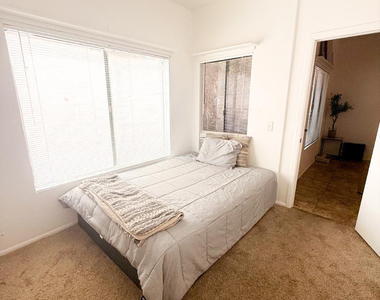 11666 N 28th Drive - Photo Thumbnail 63
