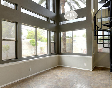 519 W 13th Street - Photo Thumbnail 5