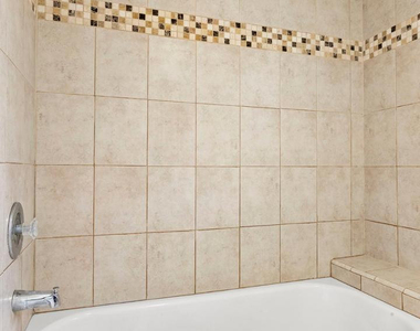 7309 W Canterbury Drive - Photo Thumbnail 15