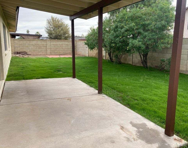7309 W Canterbury Drive - Photo Thumbnail 18