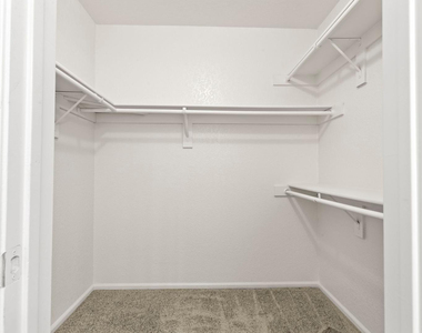 7309 W Canterbury Drive - Photo Thumbnail 16