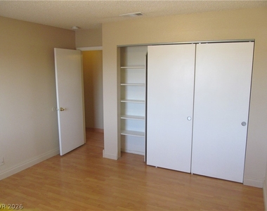 537 Longtree Avenue - Photo Thumbnail 16