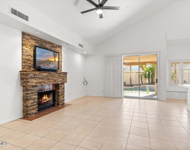 9331 E Wood Drive - Photo Thumbnail 4