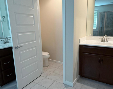 9519 W Fallen Leaf Lane - Photo Thumbnail 16