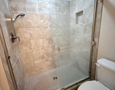 9519 W Fallen Leaf Lane - Photo Thumbnail 18