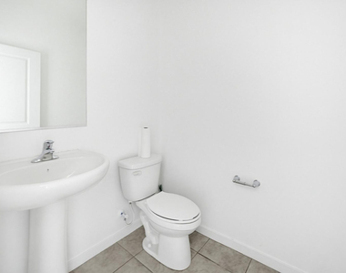 6815 W Encinas Lane - Photo Thumbnail 14