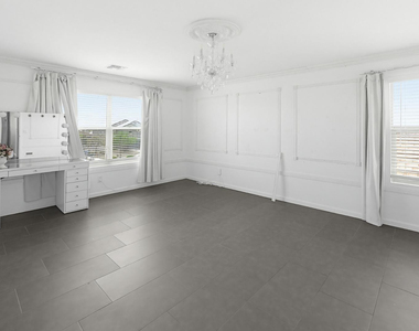 6815 W Encinas Lane - Photo Thumbnail 1