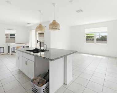 6815 W Encinas Lane - Photo Thumbnail 16