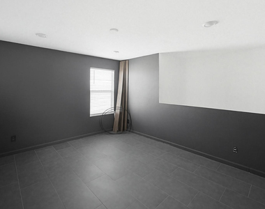 6815 W Encinas Lane - Photo Thumbnail 12