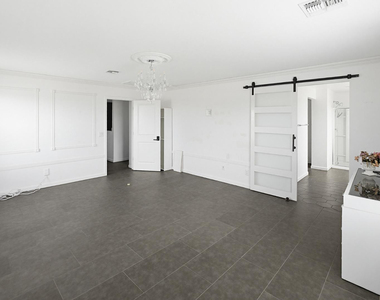 6815 W Encinas Lane - Photo Thumbnail 27