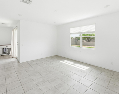 6815 W Encinas Lane - Photo Thumbnail 15