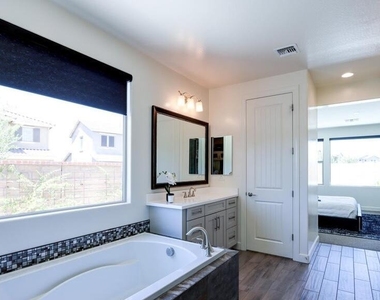 948 W Yosemite Drive - Photo Thumbnail 20