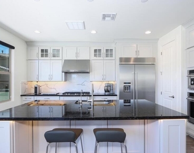 948 W Yosemite Drive - Photo Thumbnail 12