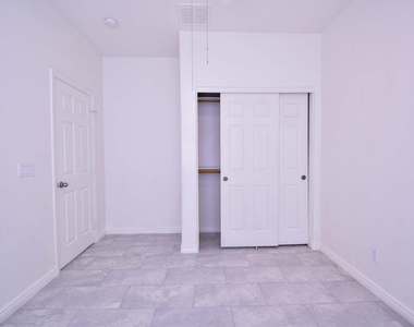 21017 W Glen Street - Photo Thumbnail 4