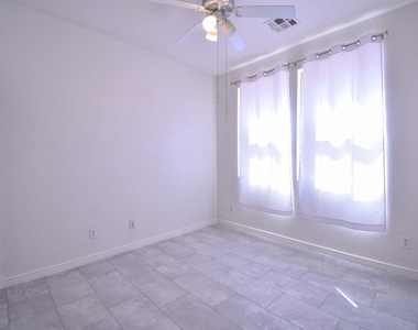 21017 W Glen Street - Photo Thumbnail 7